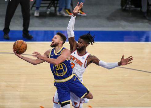 1614150386893054763.jpg Warriors-Knicks-Basketball-3.jpg